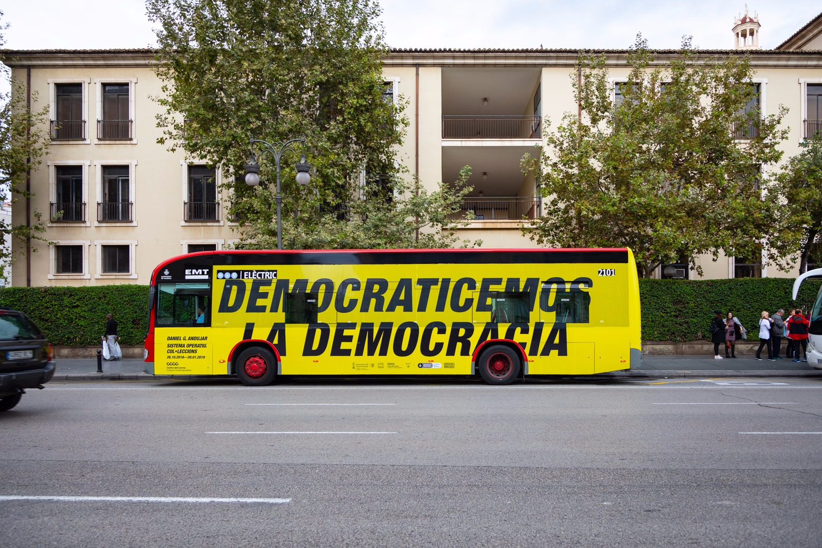 Daniel G. Andújar (2011) Democraticemos la democracia (Democratise democracy)